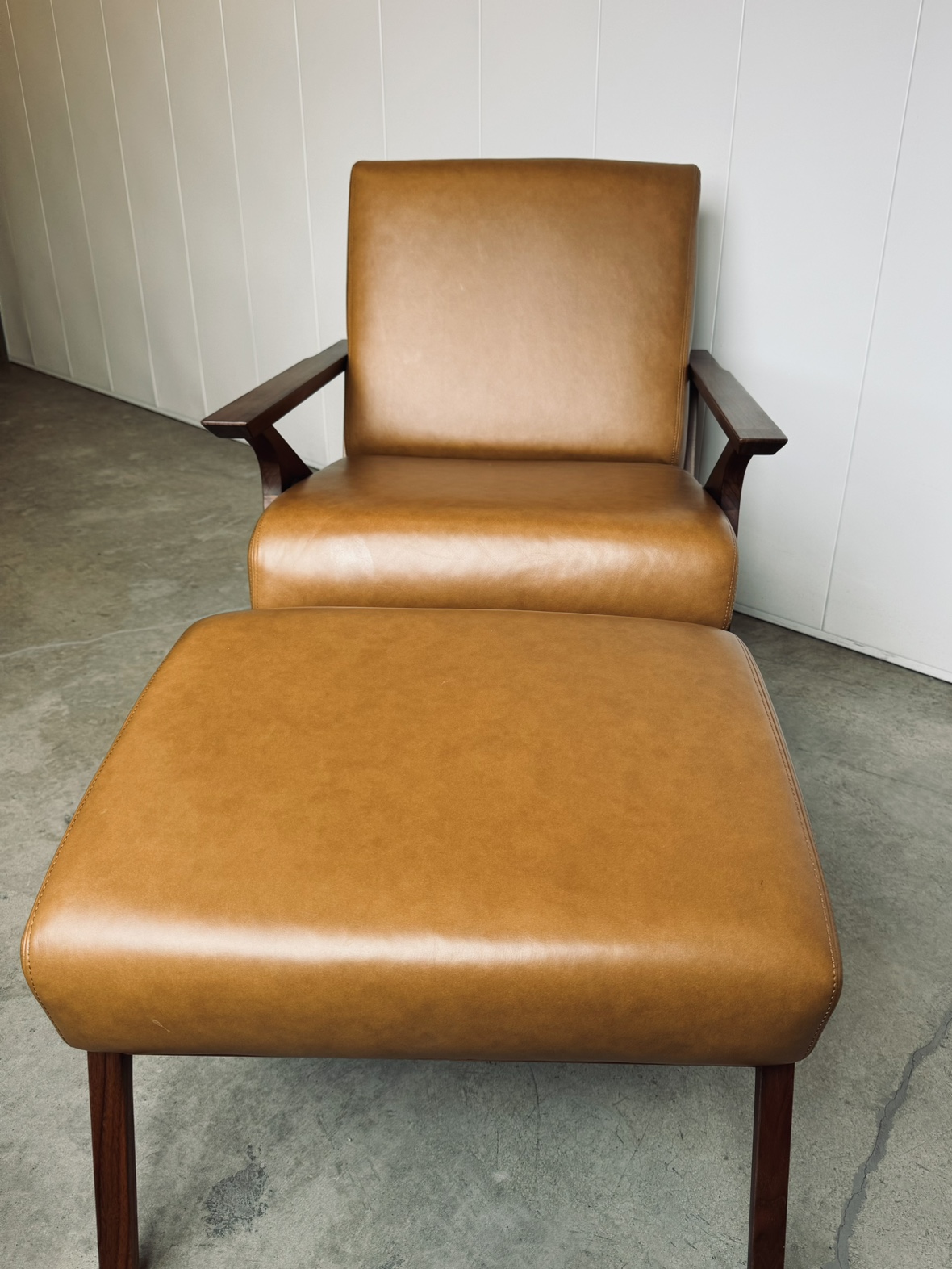 ARTICLE Mid-Century Modern Leather and Hardwood Lounge Set - photo 3