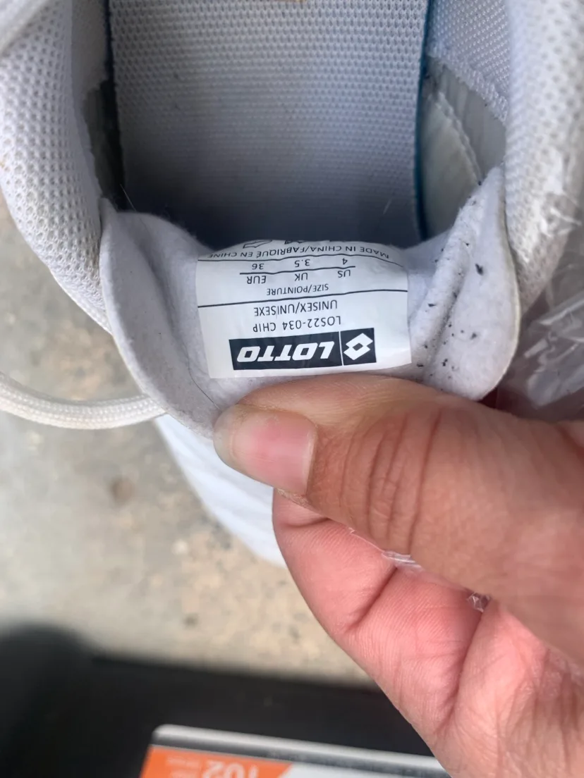 Lotto Soccer Cleats Size 3.5 image indicator(2)