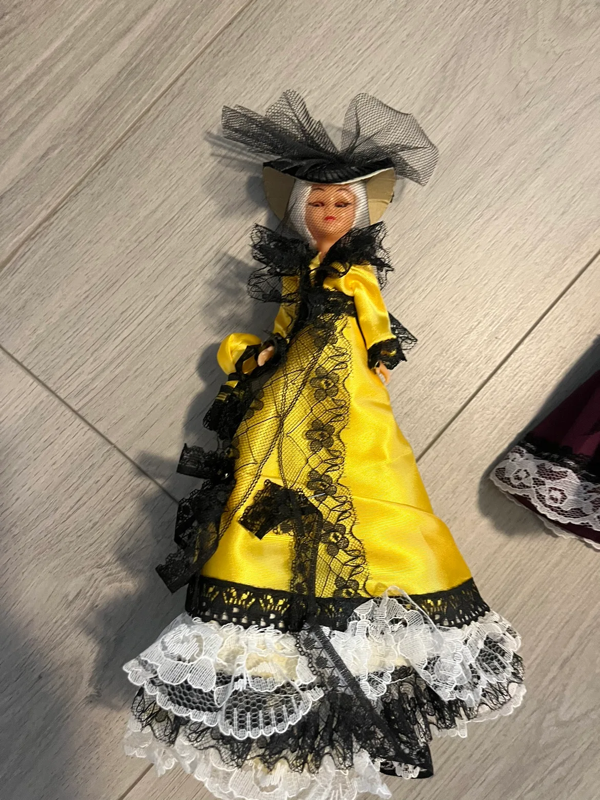 Vintage Dolls image indicator(5)