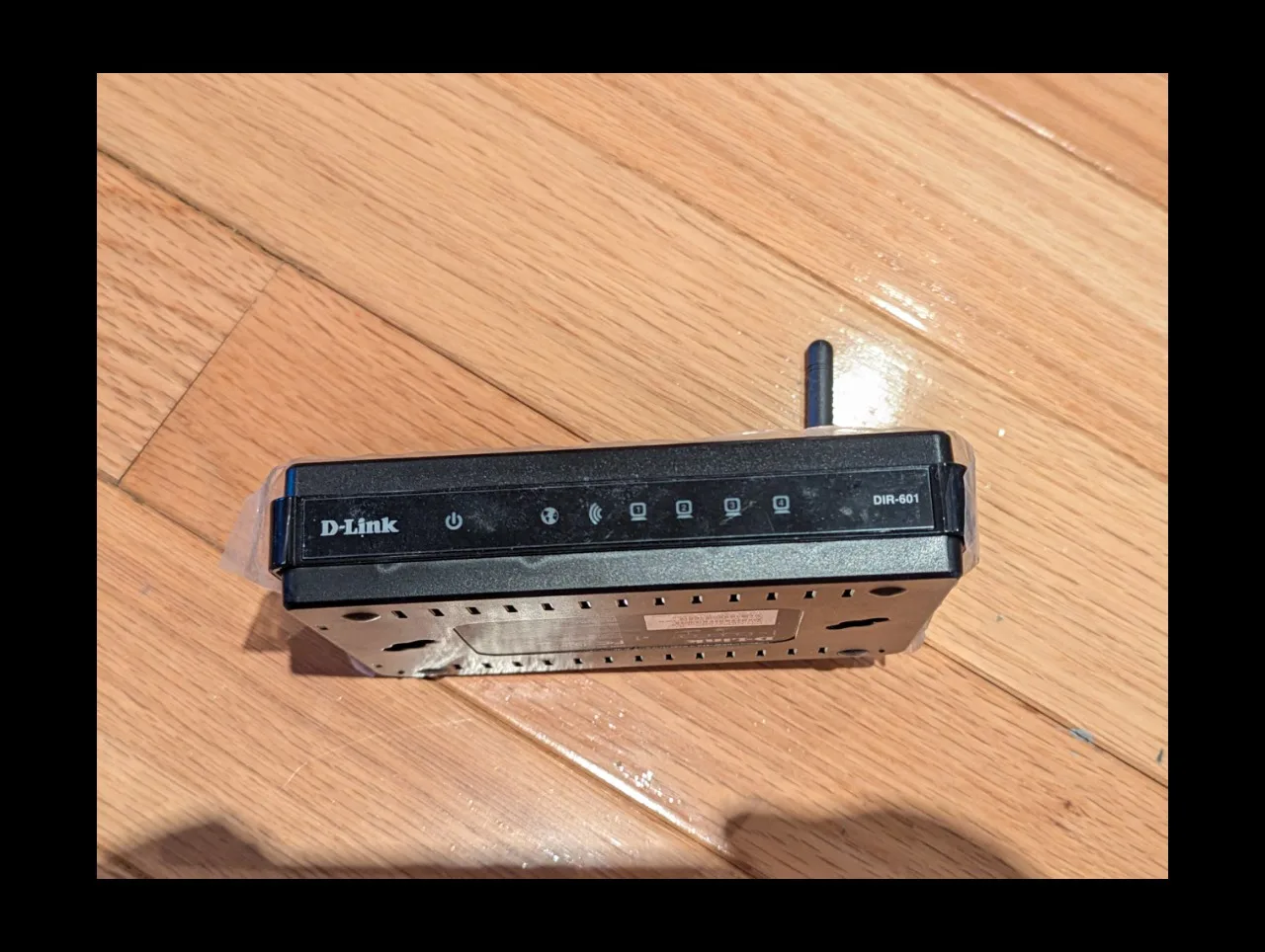 D-Link DIR-601 Wireless N150 150Mbps 4-Port 10/100 Home Router image indicator(5)