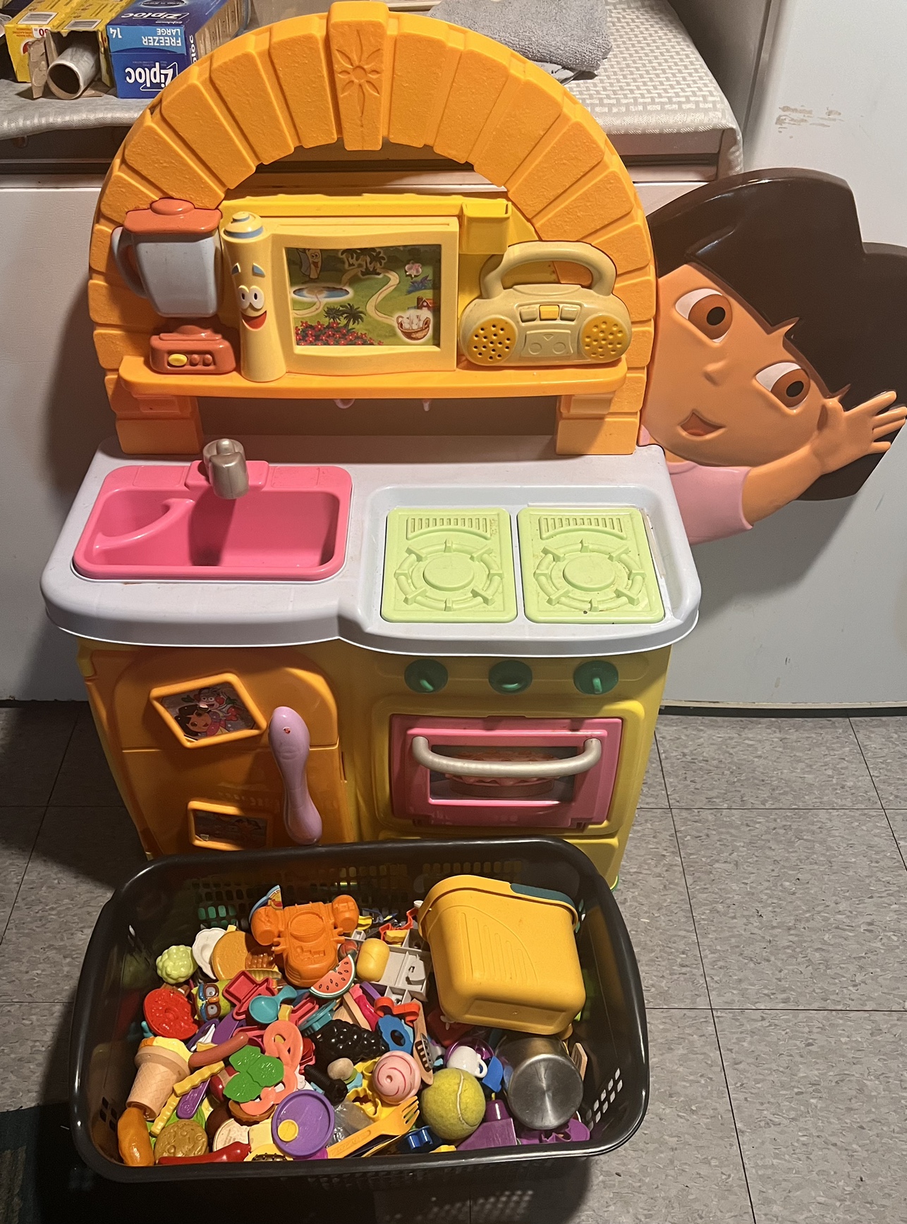 Dora the Explorer Play Kitchen