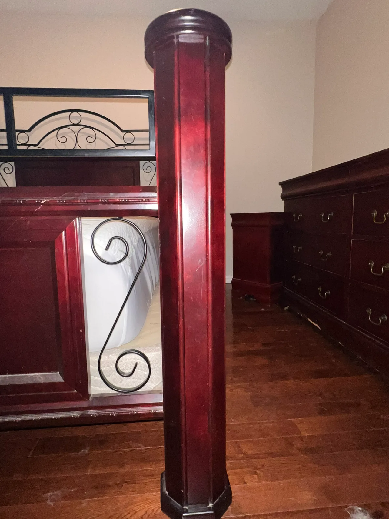 Free Queen Bed Frame image indicator(8)