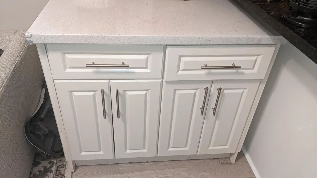 White Kitchen Island real quartz top image indicator(2)