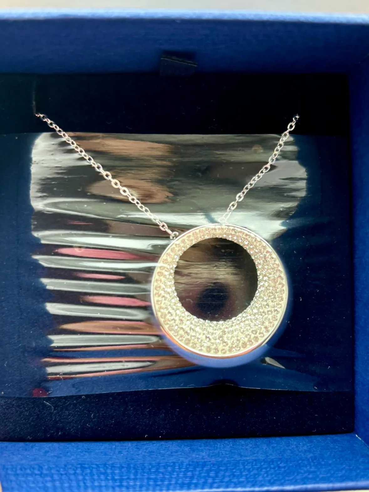 Brand new sparkly Swarovski Necklace 🧡 image indicator(3)