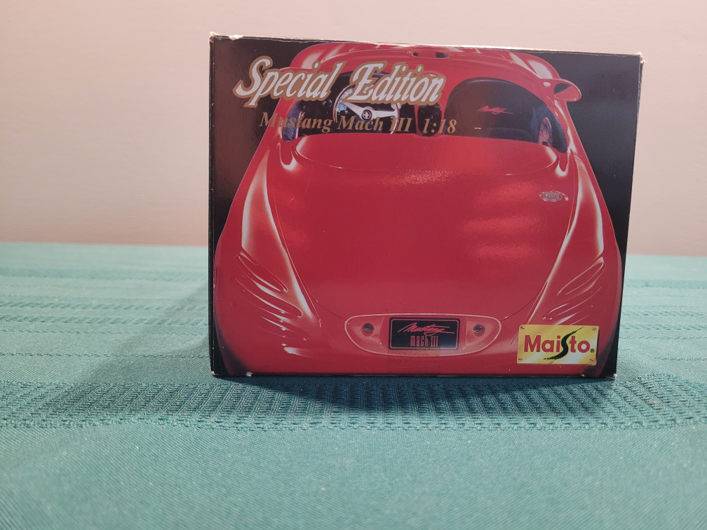 Maisto 1/18 Scale Mustang Mach III Special Edition - photo 5