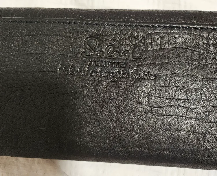 Salad Black Leather Wallet image indicator(3)