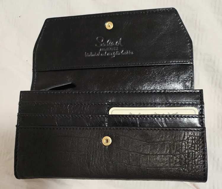 Salad Black Leather Wallet image indicator(5)