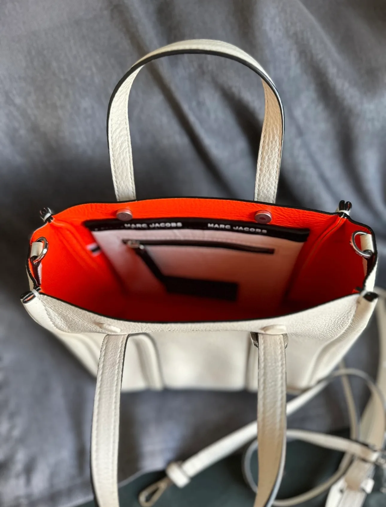 Marc Jacobs The Mini Tote Bag image indicator(2)