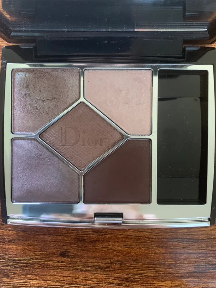 Dior eyeshadow palette image indicator(2)