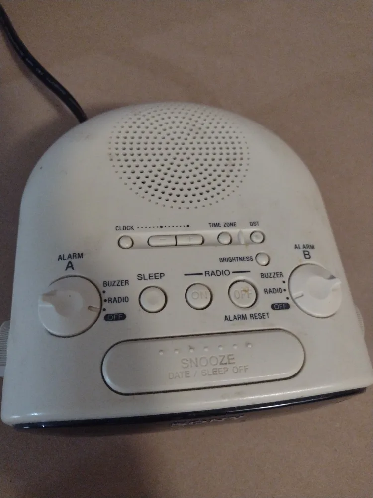 Sony Dream Machine Clock Radio Vintage White image indicator(2)