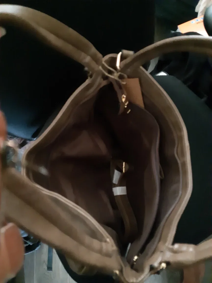 Womes Leather Purse image indicator(4)