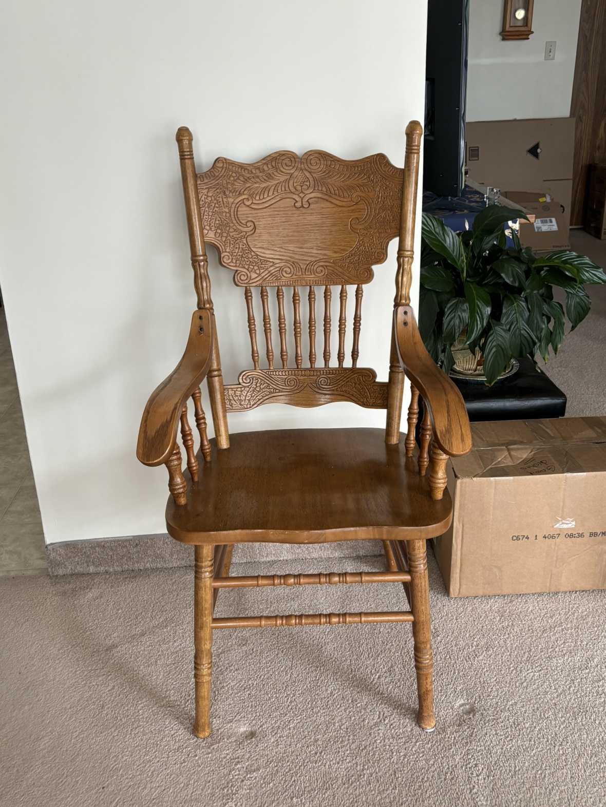 Round Table and 6 Chairs - photo 3
