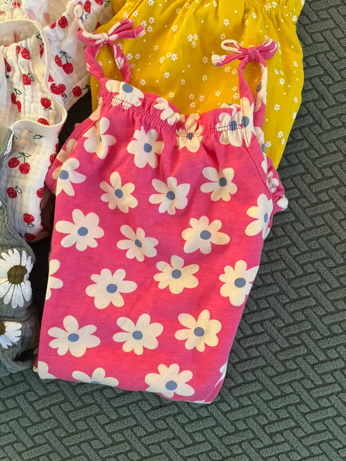 Set of 5 Baby Girl Clothes Rompers (0-6 Months) image indicator(3)