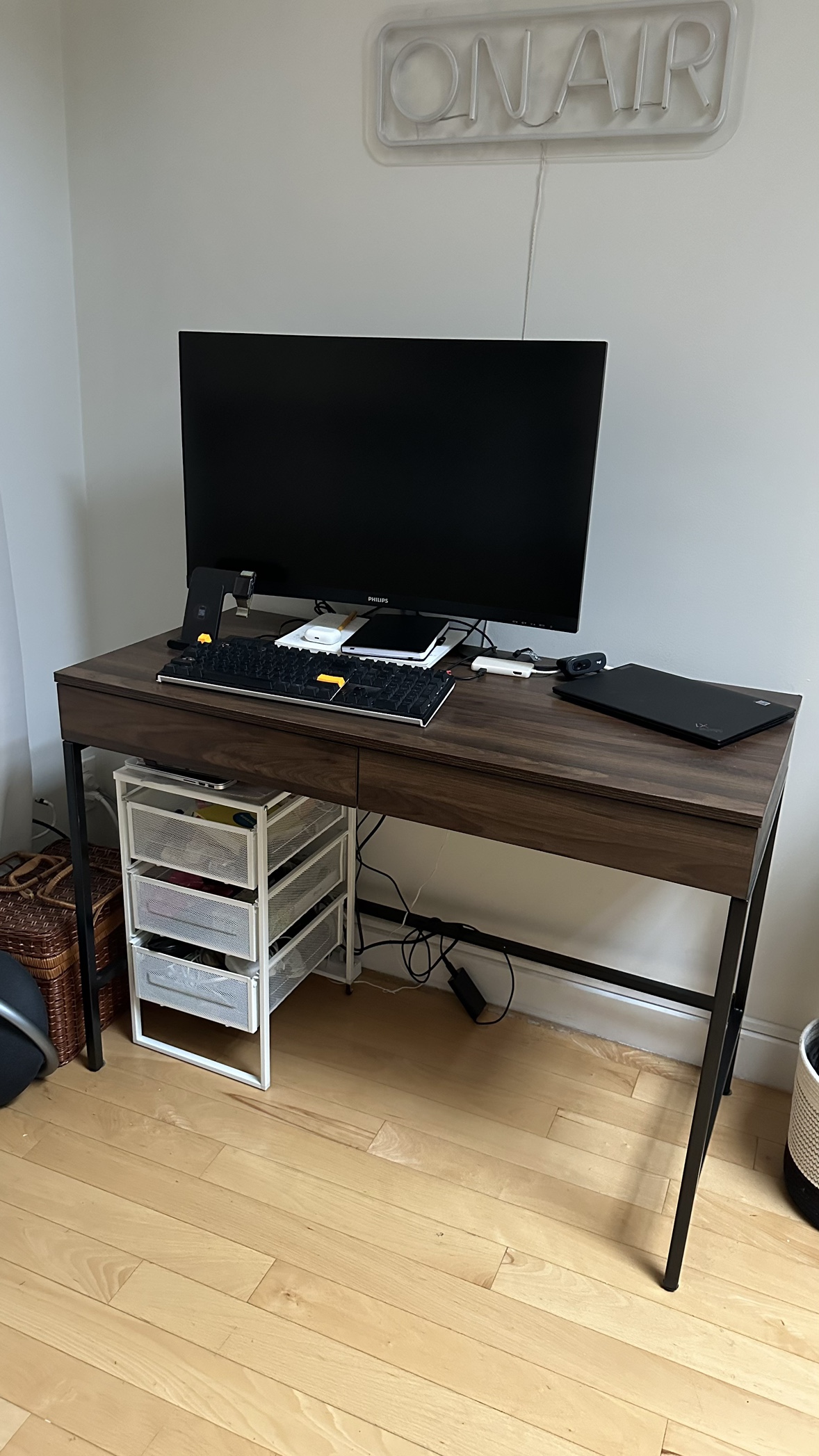 Desk with Drawers 🧡