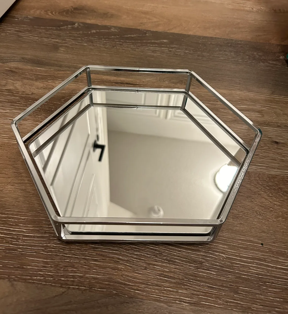 Silver Mirrored Hexagon Tray image indicator(2)