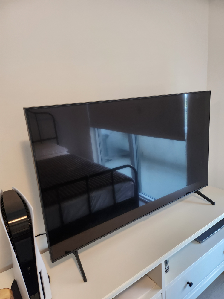 Selling 50" 4K Samsung Smart TV