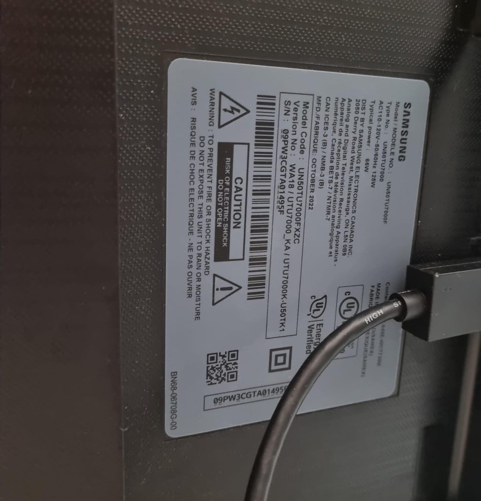 Selling 50" 4K Samsung Smart TV - photo 3