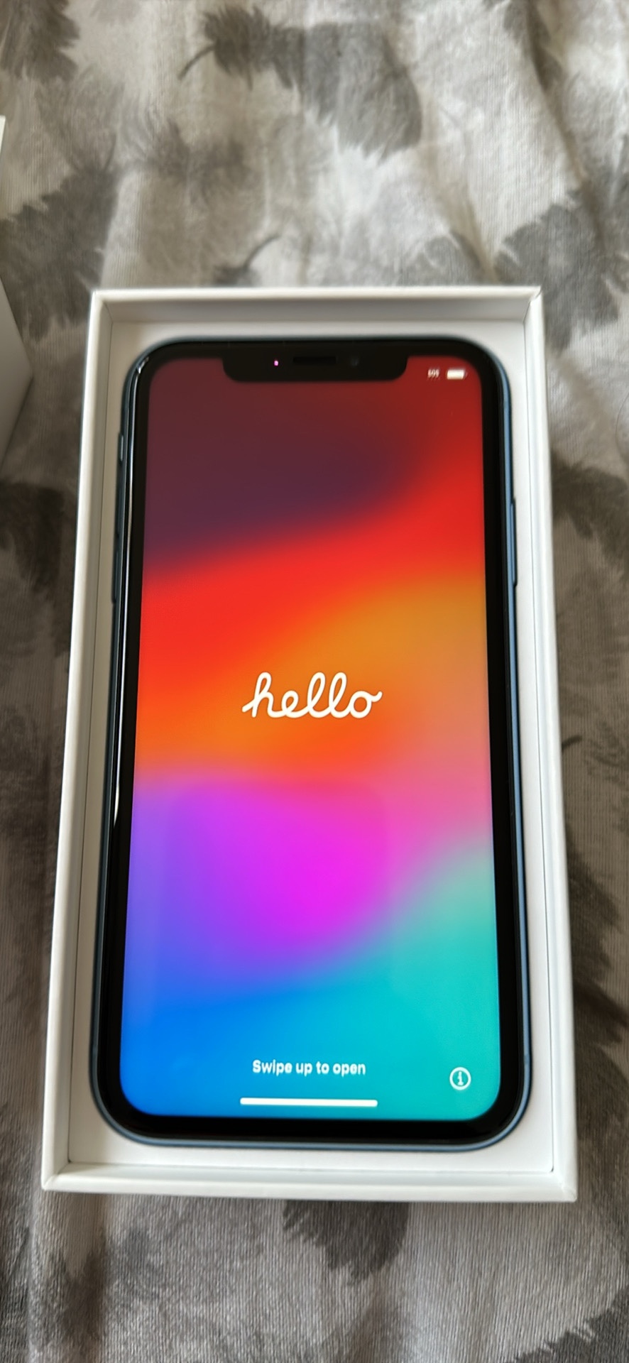 iPhone XR 64GB - photo 2