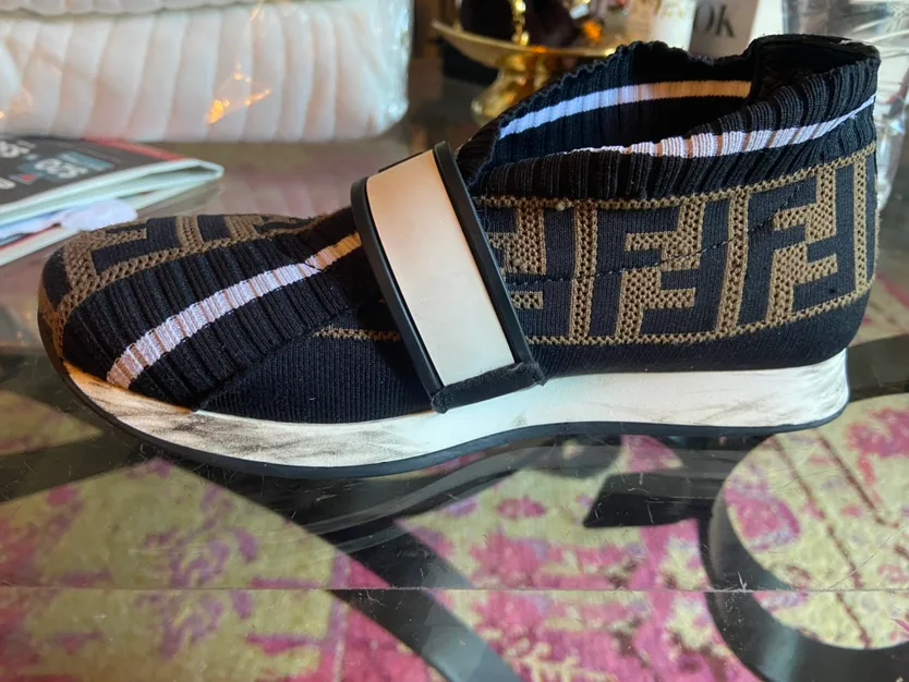 FENDI  kids shoes sz 3 ( 8.5”) excellent condition image indicator(4)