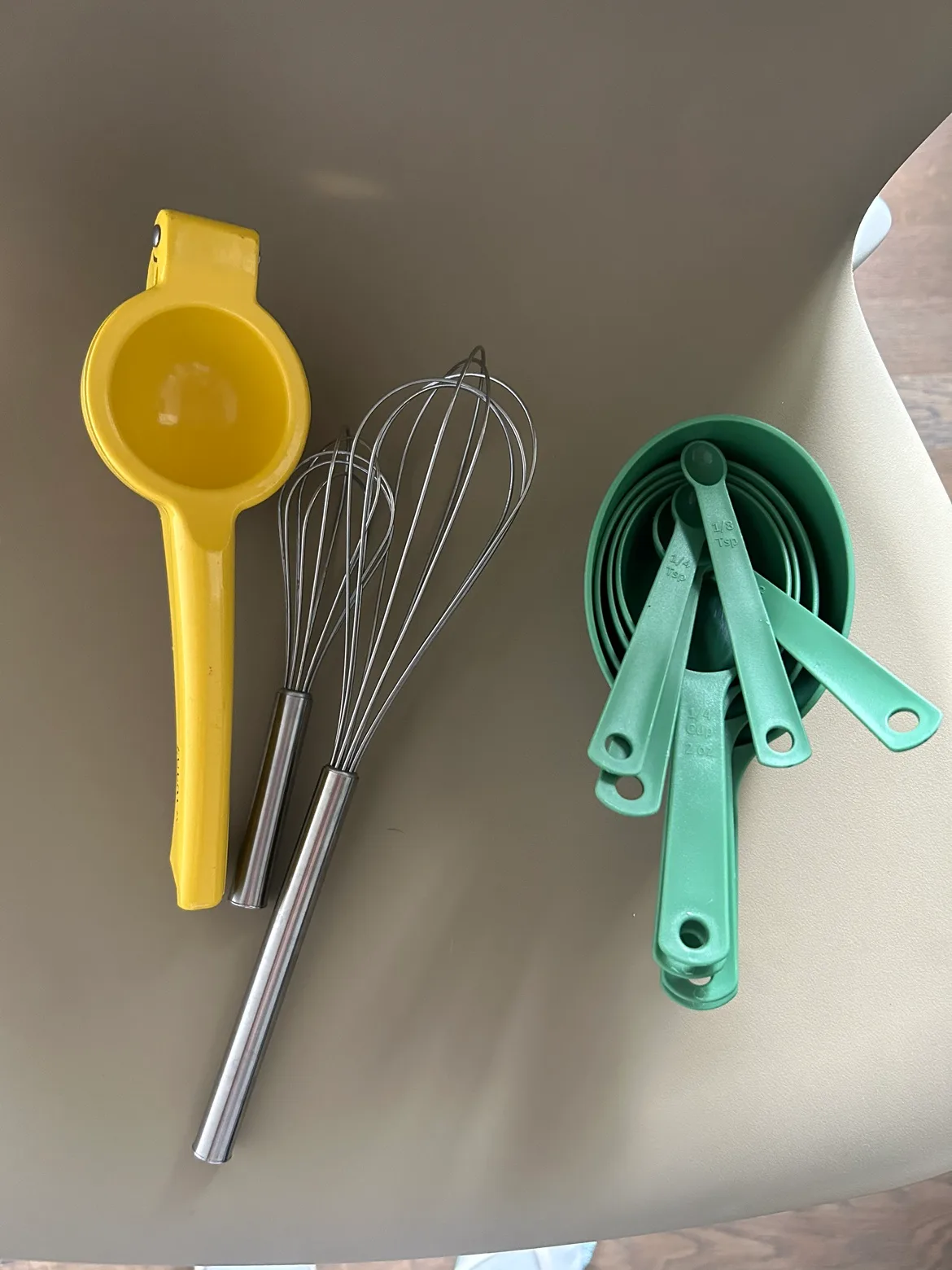 Kitchen Utensils and Cutlery image indicator(3)