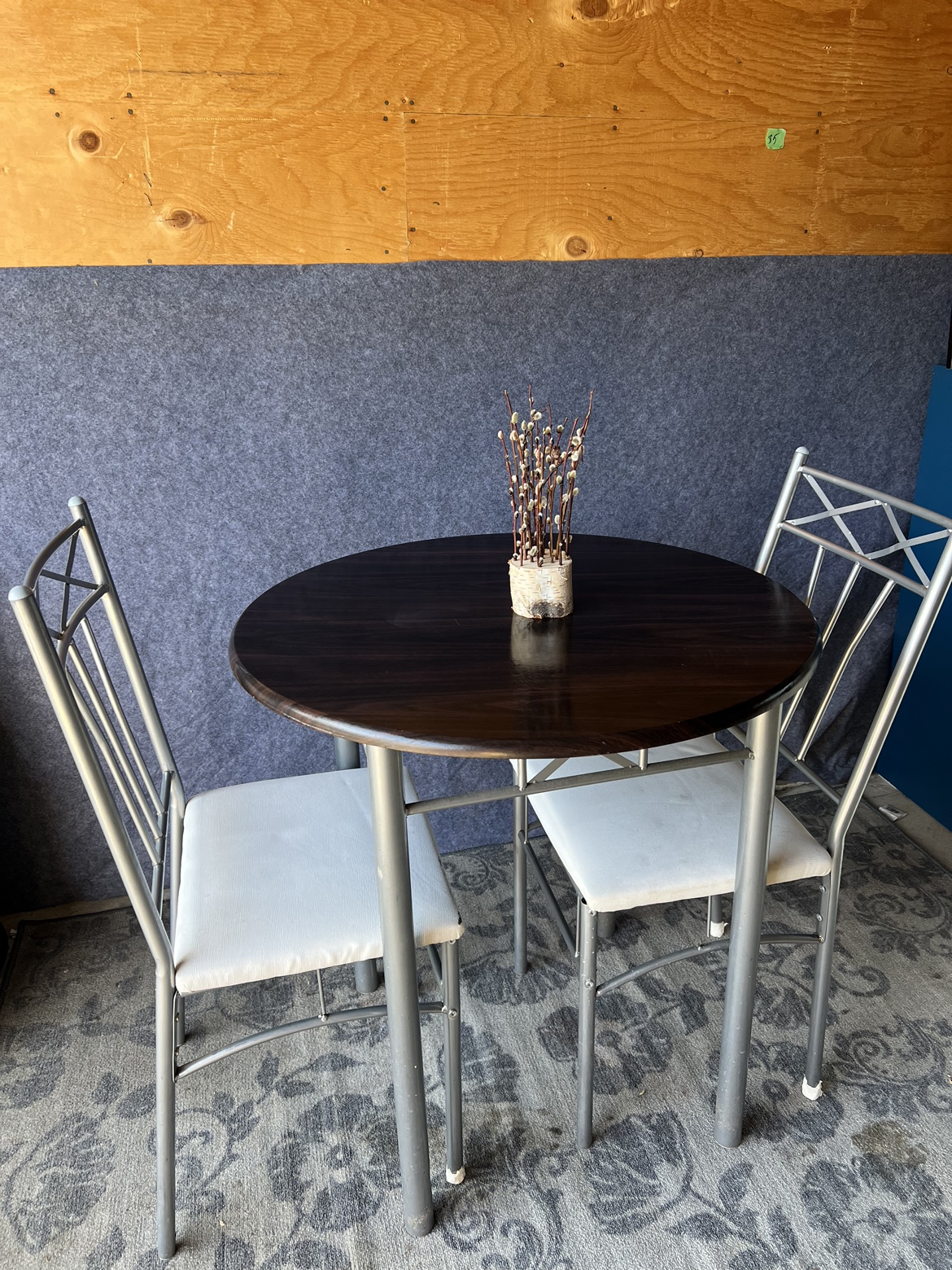 Small Round Table and Two Chairs - photo 2