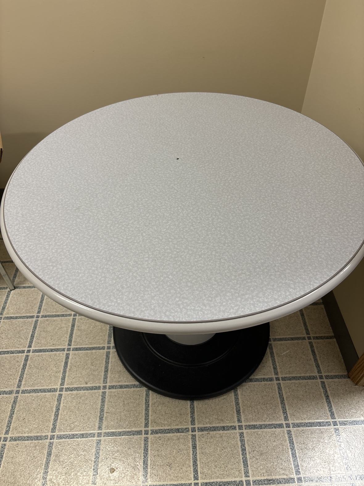 Round Table - Dining / Office