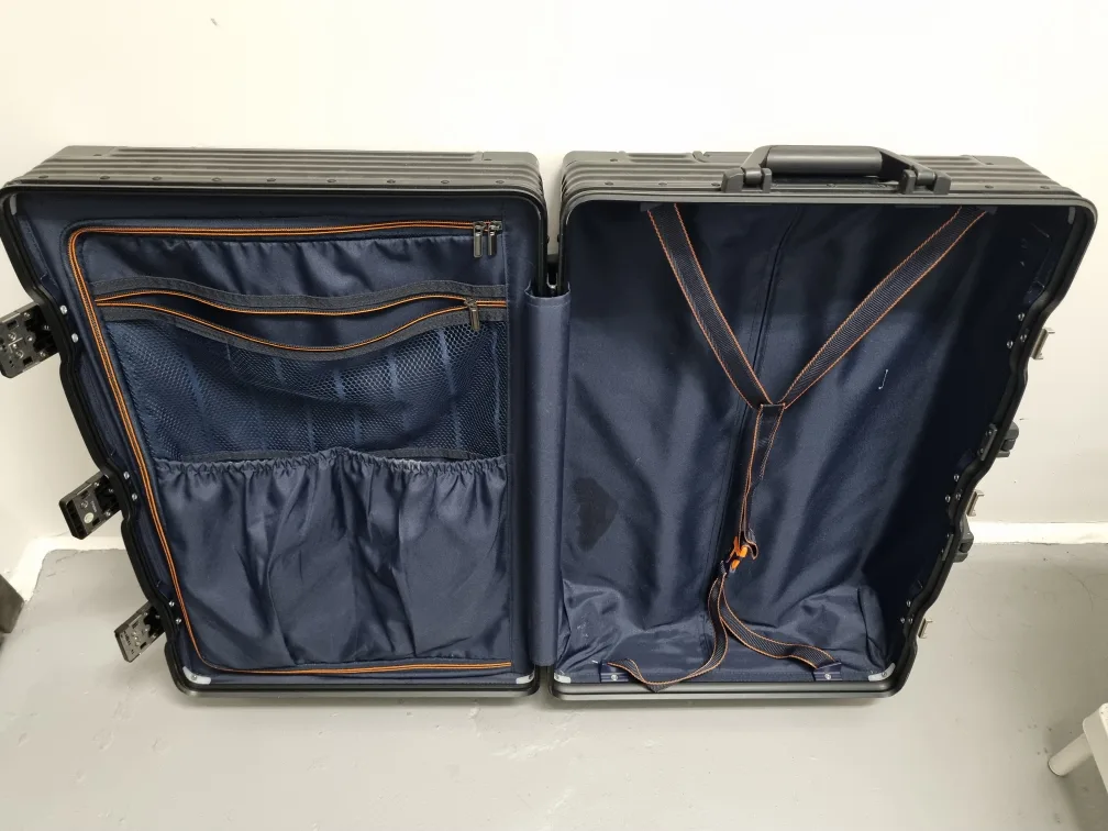 Large Suitcase with Wheels image indicator(2)