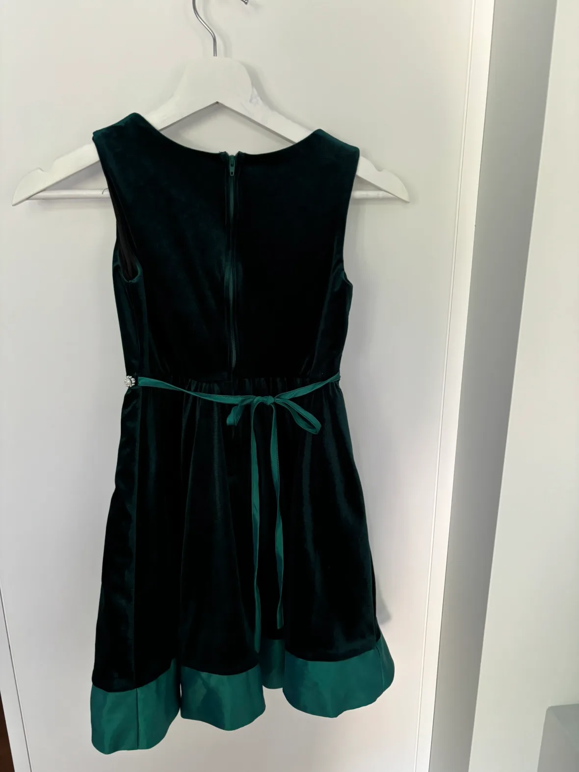 Girls’ Special Occasion Dresses (sizes 6-8), $10 each image indicator(4)