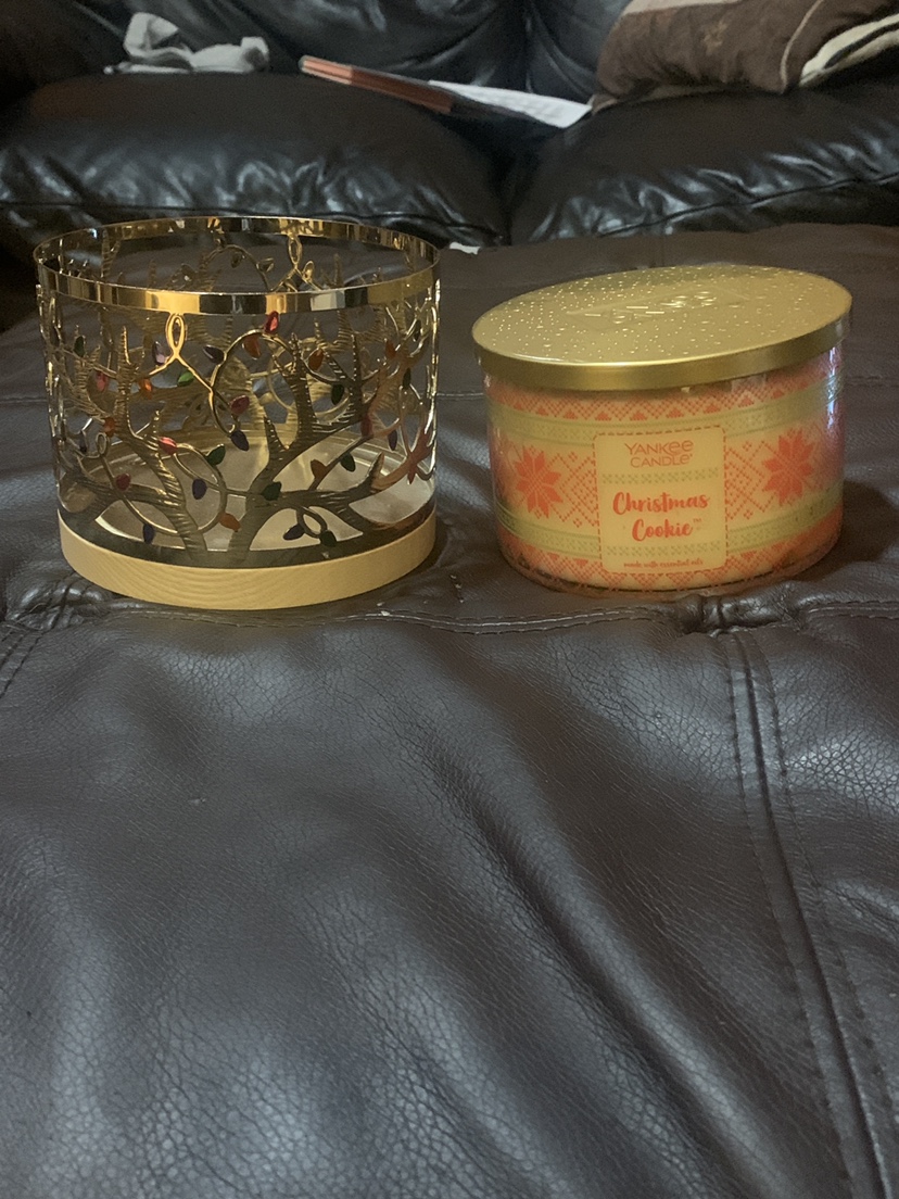 Yankees three wick candle with holder