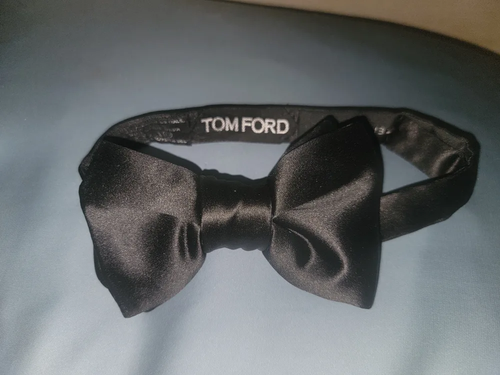 Tom Ford Black 100% Silk Bow Tie (NEW) thumbnail