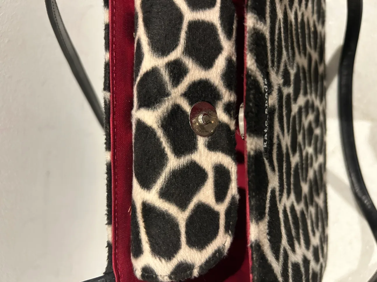 New Kate Spade Giraffe Print Bag image indicator(9)