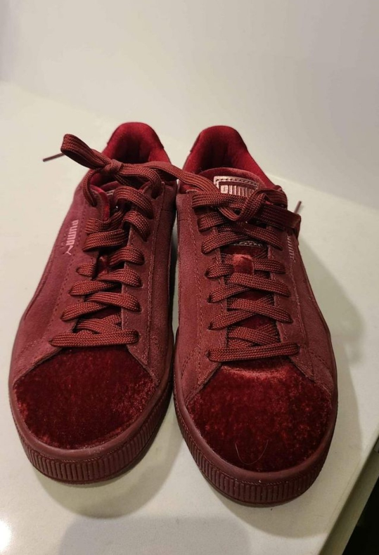 PUMA velvet sneakes brand new size 23.5