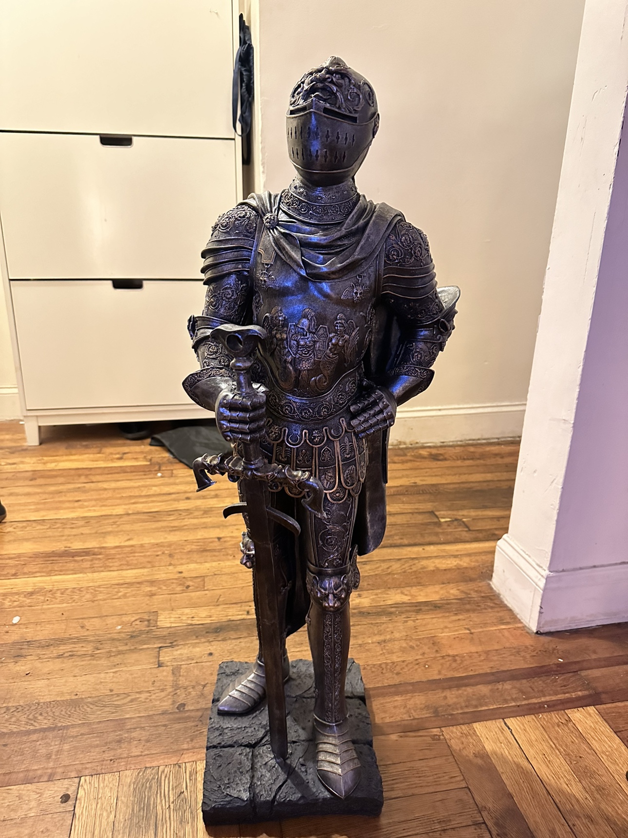Knight The Kings Guard Statue