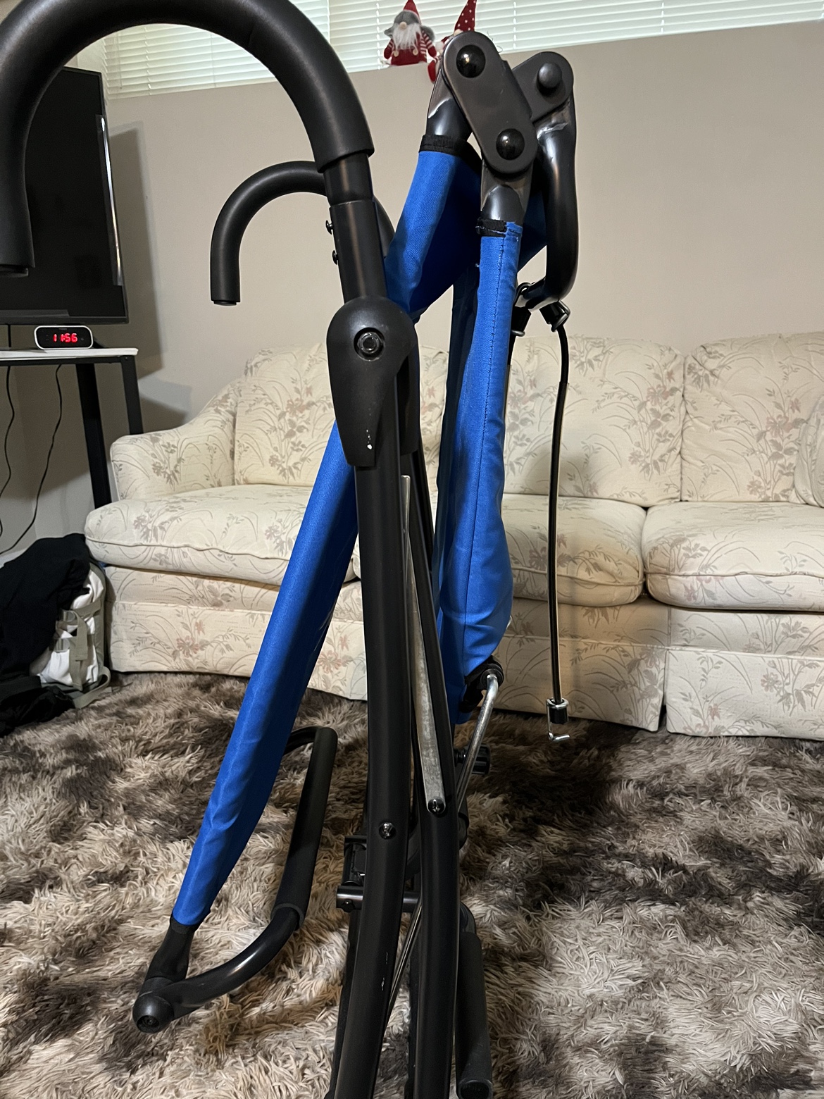 Blue AB lounge machine