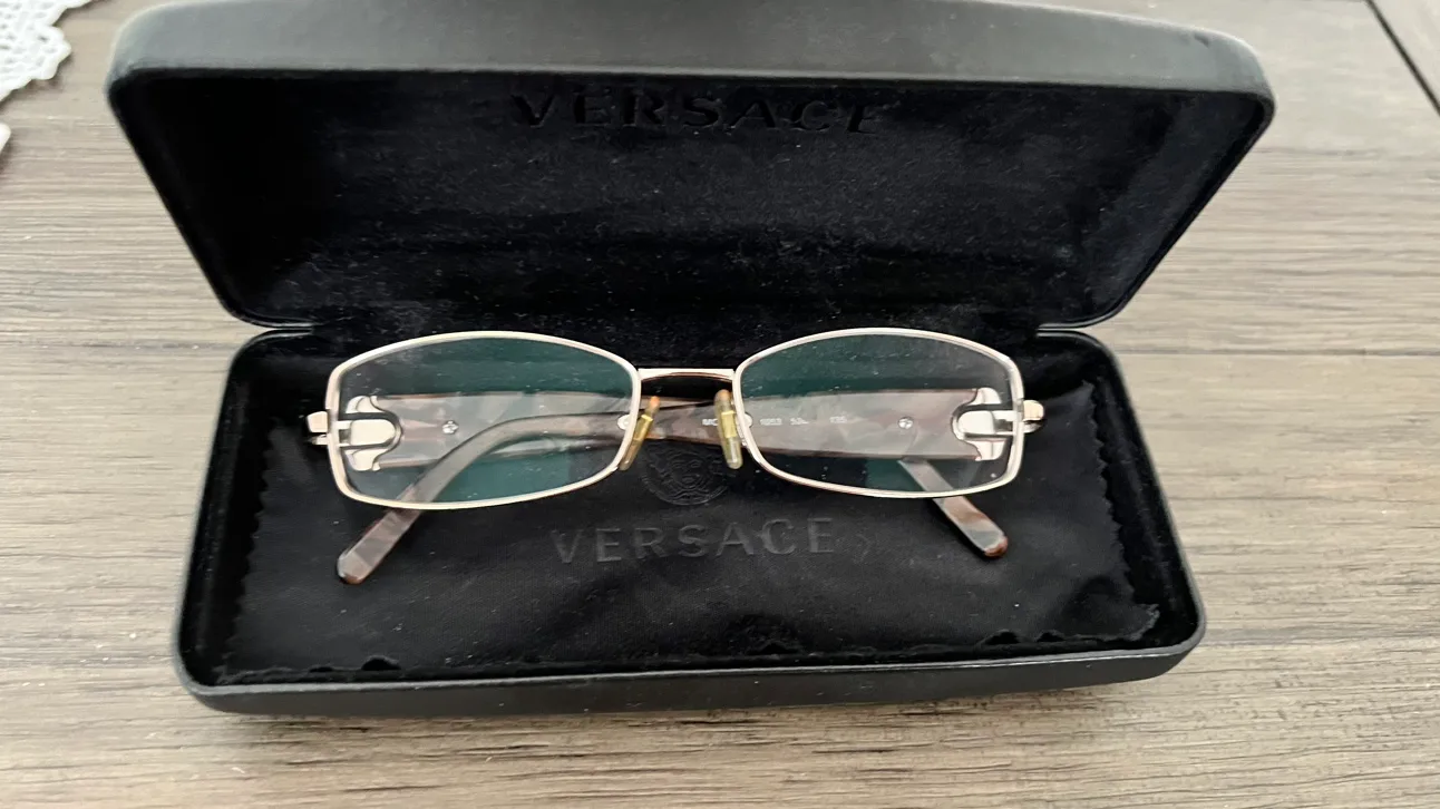 Versace eyeglass frames image indicator(4)