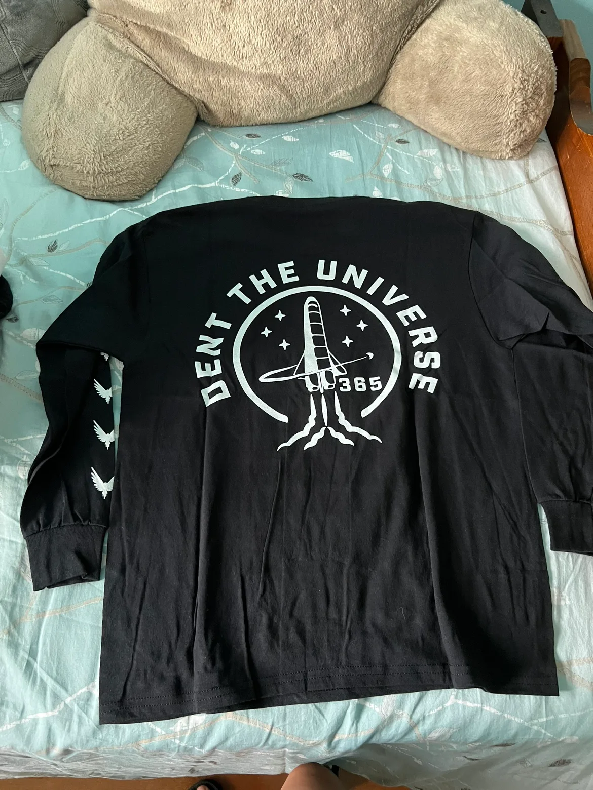 6 T-Shirts and One Long Sleeve Shirt image indicator(4)