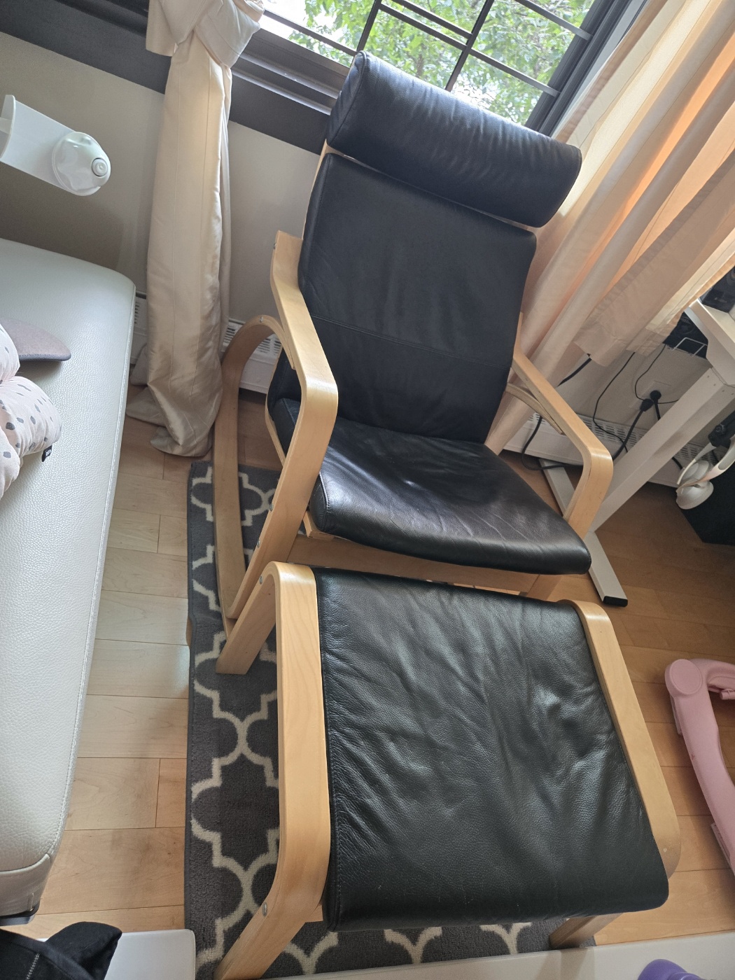 IKEA rocking chair with a foot rest - photo 2