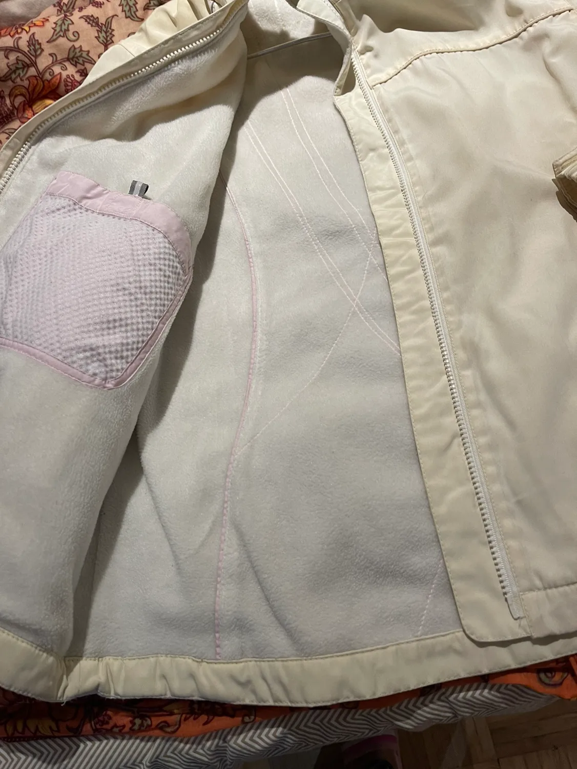 White Hooded Jacket image indicator(2)