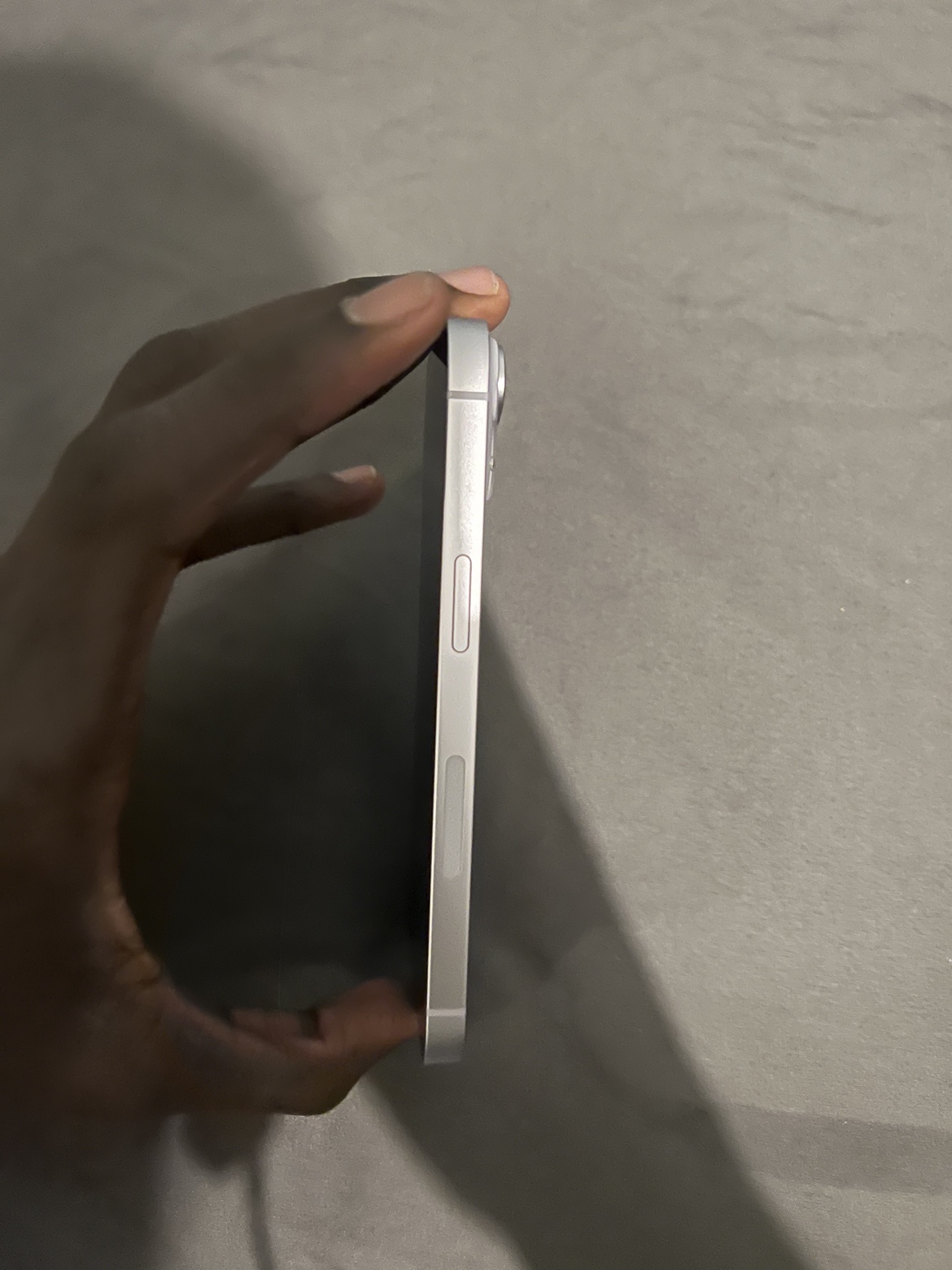 iPhone 14 - photo 2
