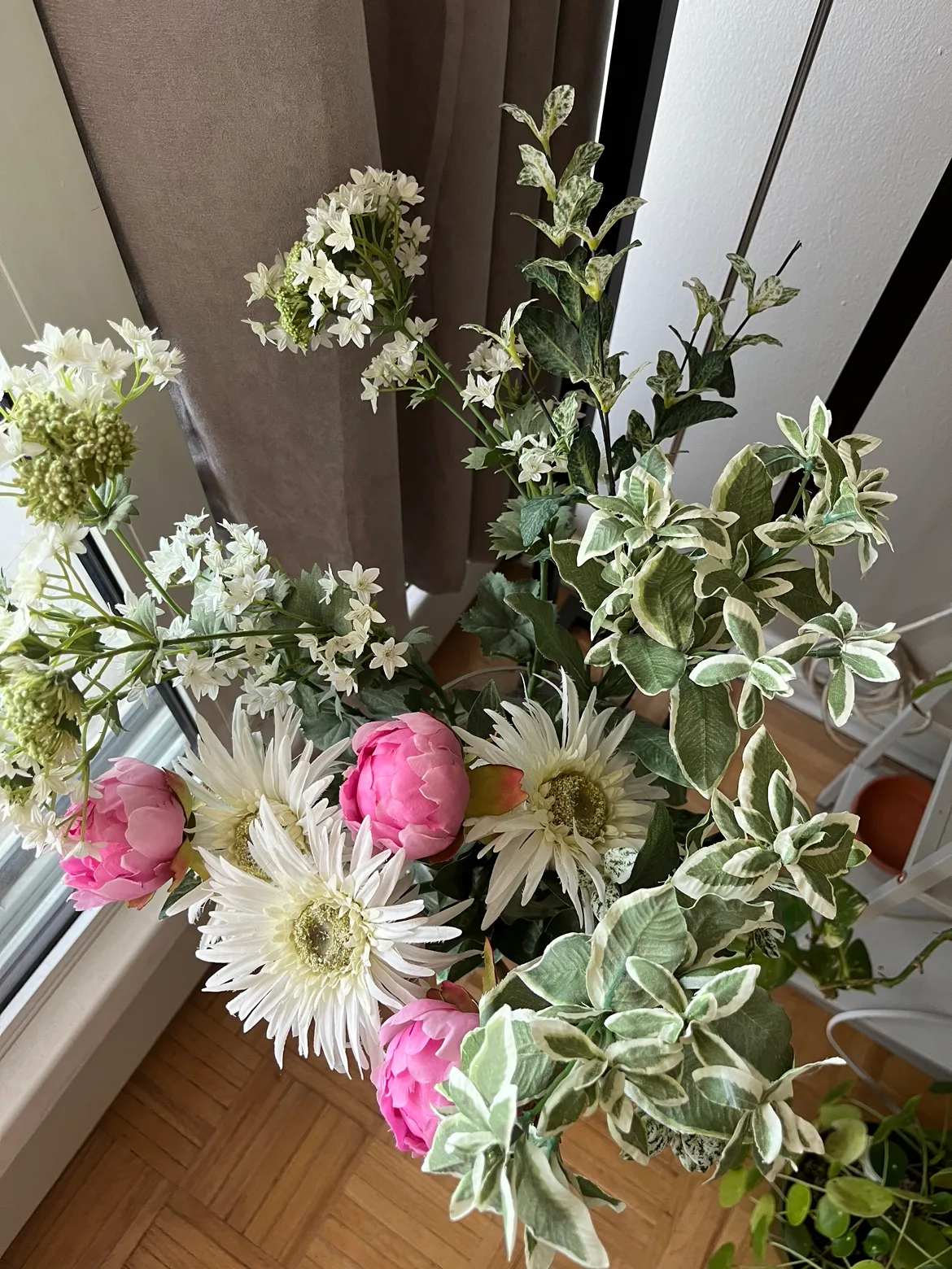 Vintage Glass Vase on Stand image indicator(3)