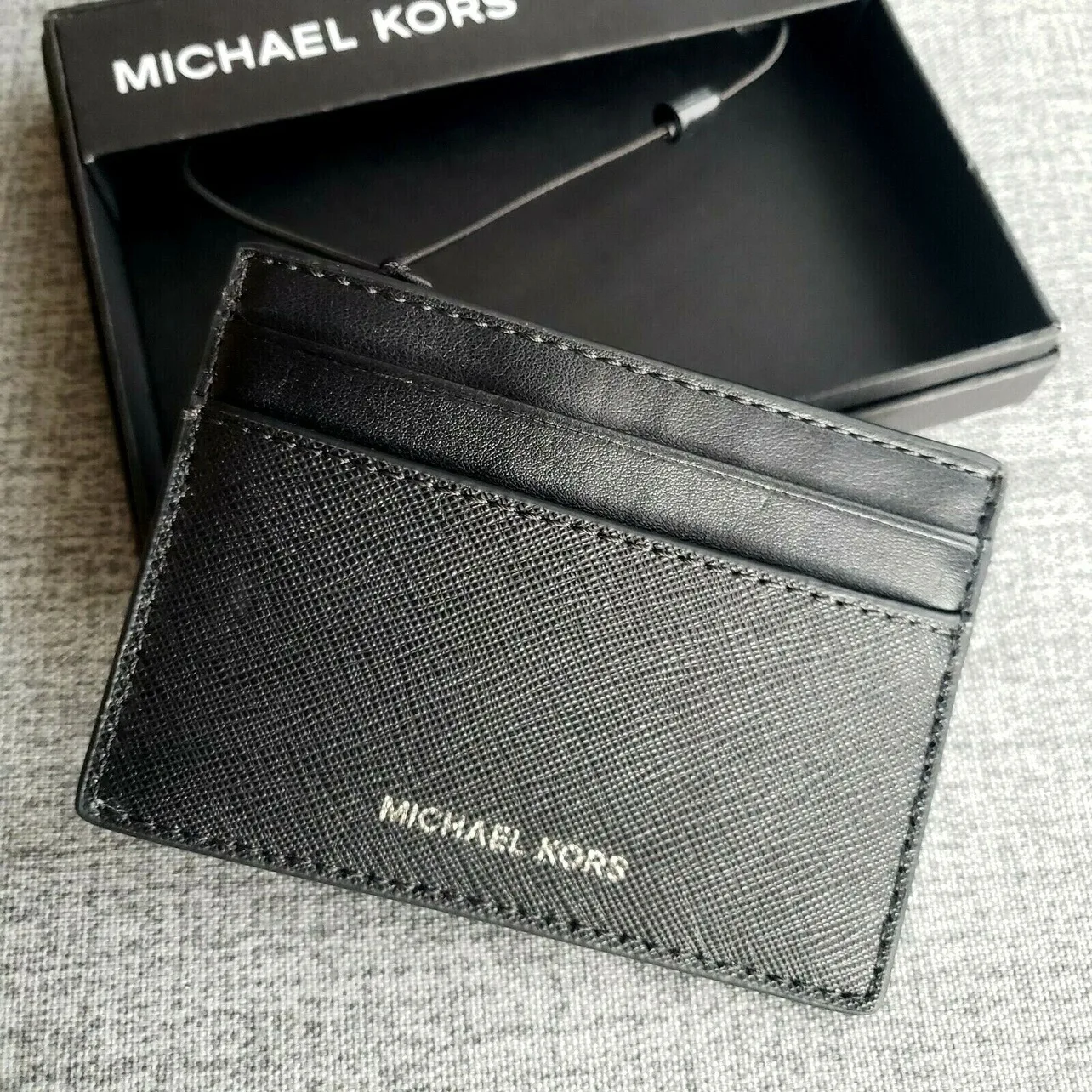 Brandnew Michael Kors Hudson Leather Card Case image indicator(4)
