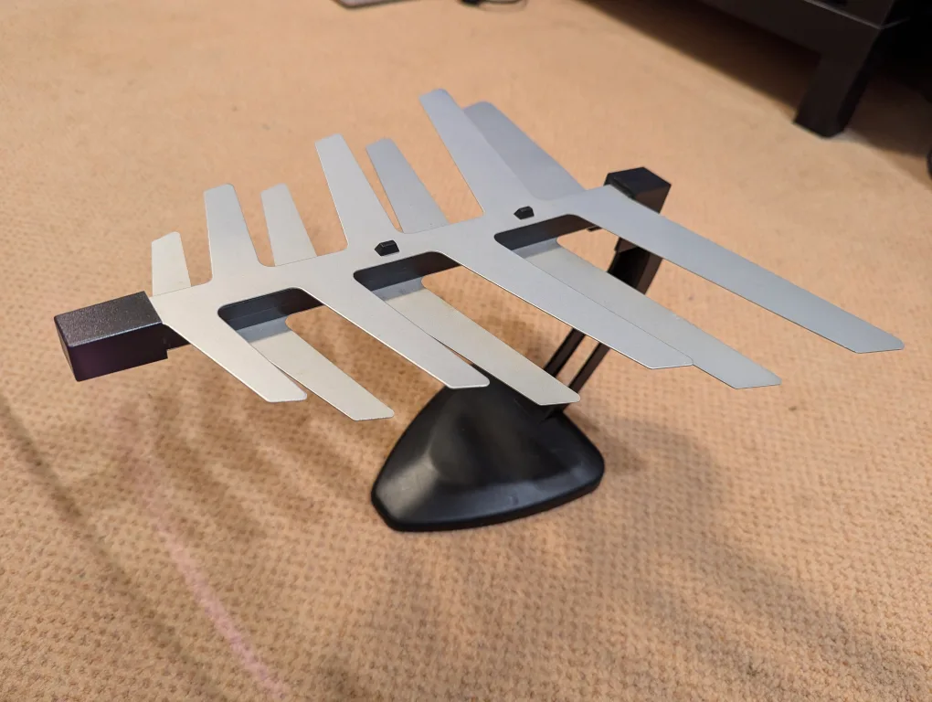 Digital HDTV UHF Indoor Antenna thumbnail