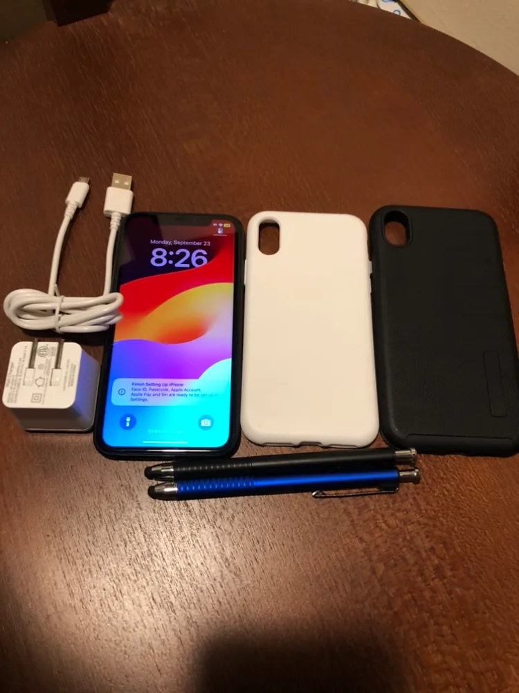 iPhone XR- 64GB(Everything included) thumbnail