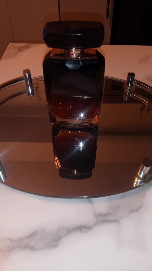 🎄🎄🎄Sofía Vergara Perfumes/Body Lotions with mirror tray. image indicator(4)