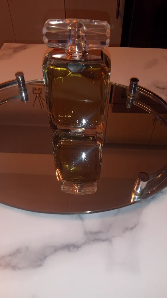 🎄🎄🎄Sofía Vergara Perfumes/Body Lotions with mirror tray. image indicator(5)