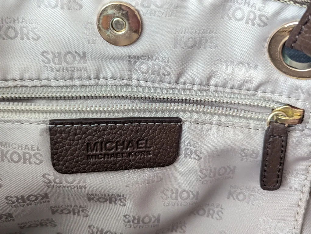LIKE NEW Michael Kors Jet Set canvas monogram tote image indicator(5)