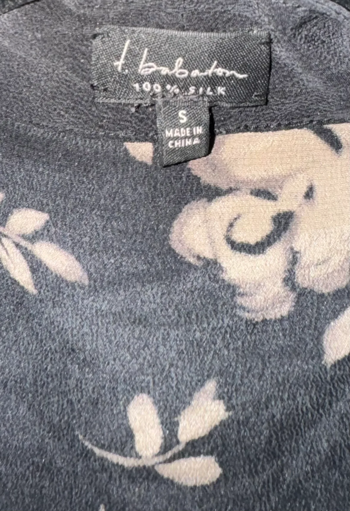 Aritzia Babaton floral Kimono- 100% Silk image indicator(3)