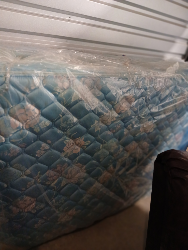 Full Size Mattress and boxspring