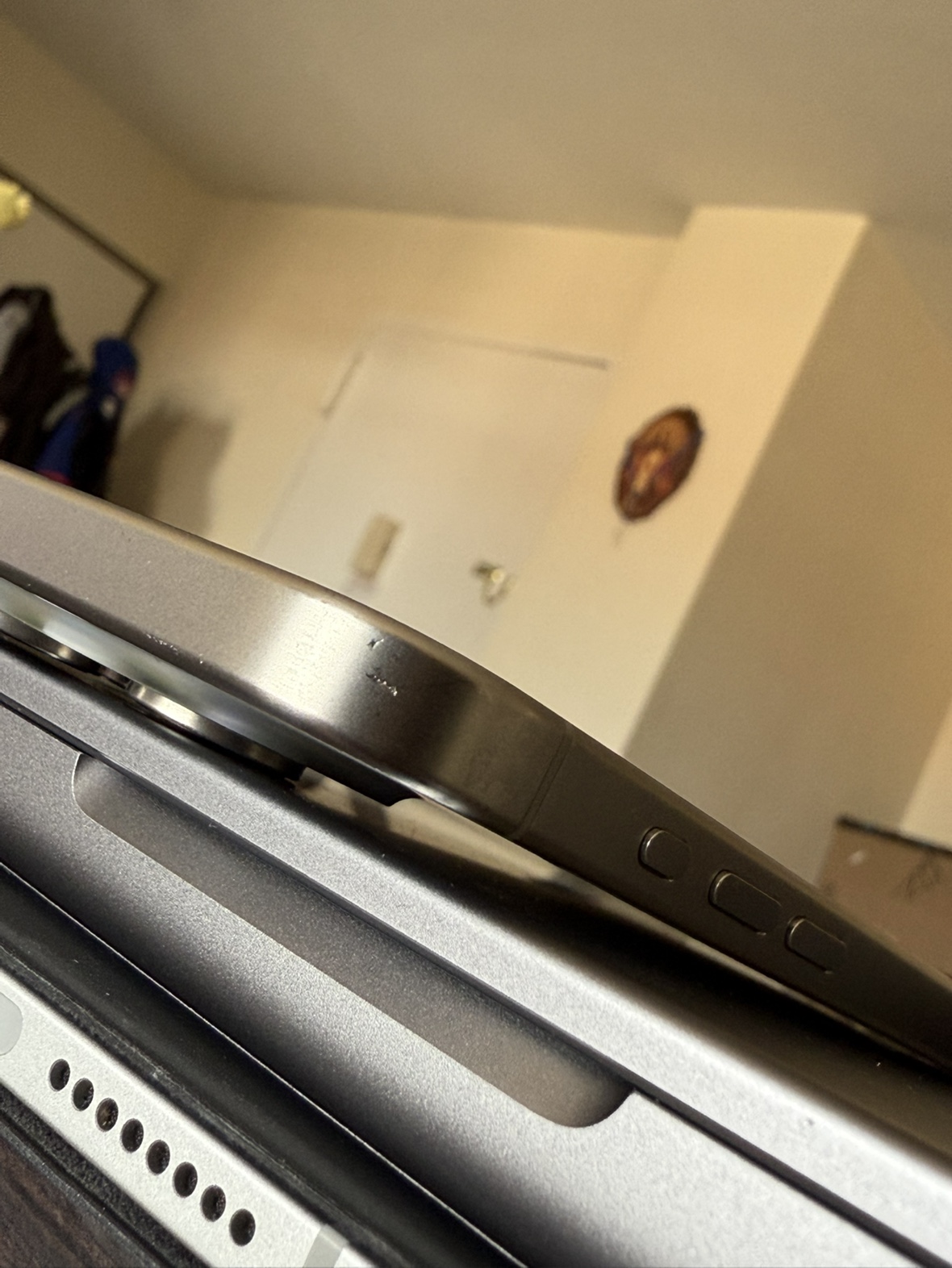 iPhone 15 Pro (white) 256gb Unlocked - photo 3