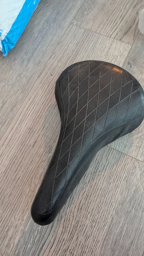 Vintage bike seat cushioned - Raleigh image indicator(4)